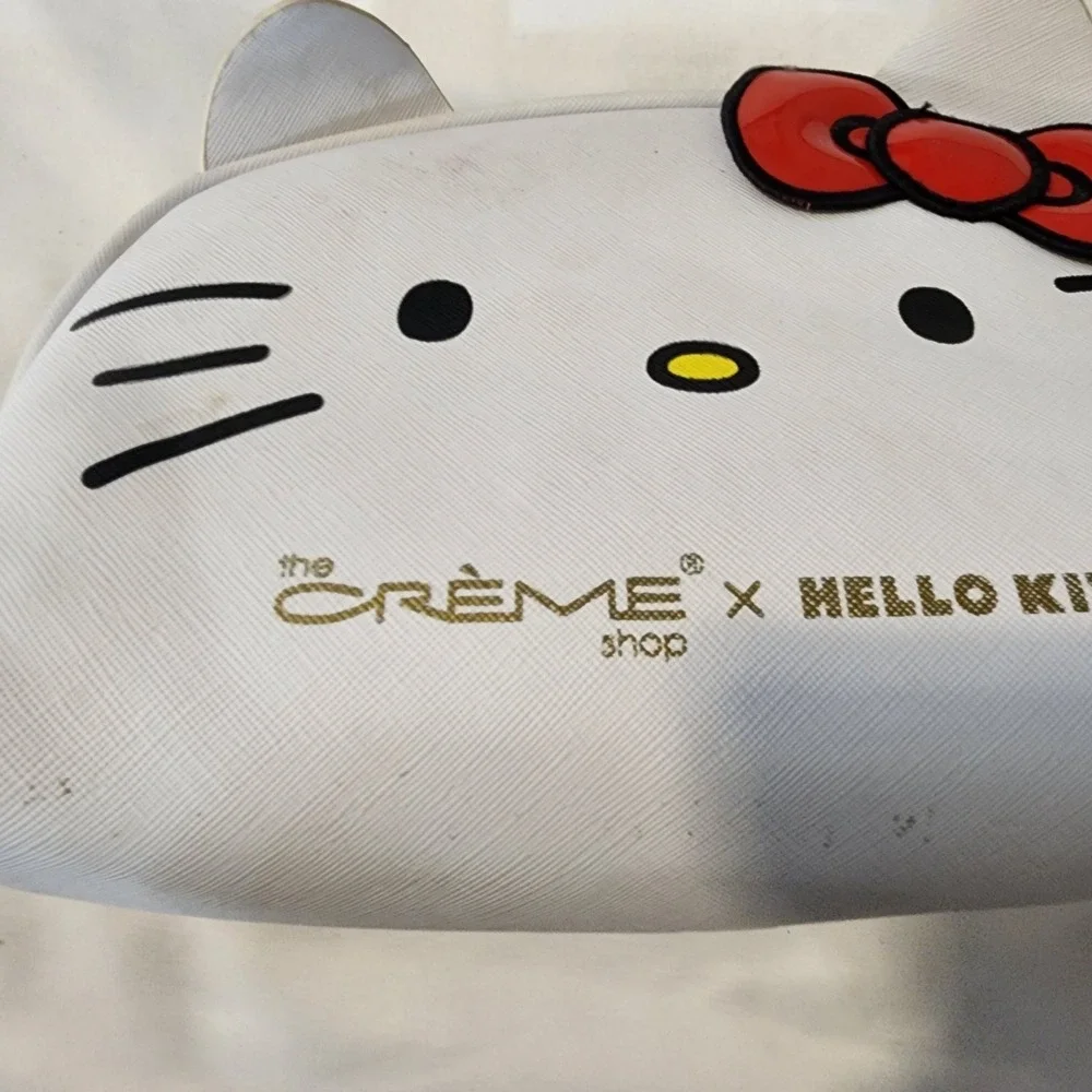 Creme Shop x Hello Kitty Makeup Cosmetics Travel Bag Pouch Case Red‎ Bow Zip